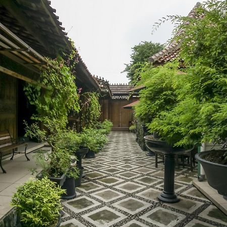 Hotel Reddoorz Syariah @ Lempuyangan Yogyakarta Exterior foto
