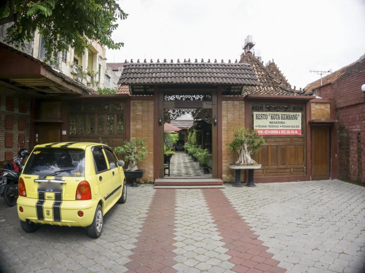 Hotel Reddoorz Syariah @ Lempuyangan Yogyakarta Exterior foto